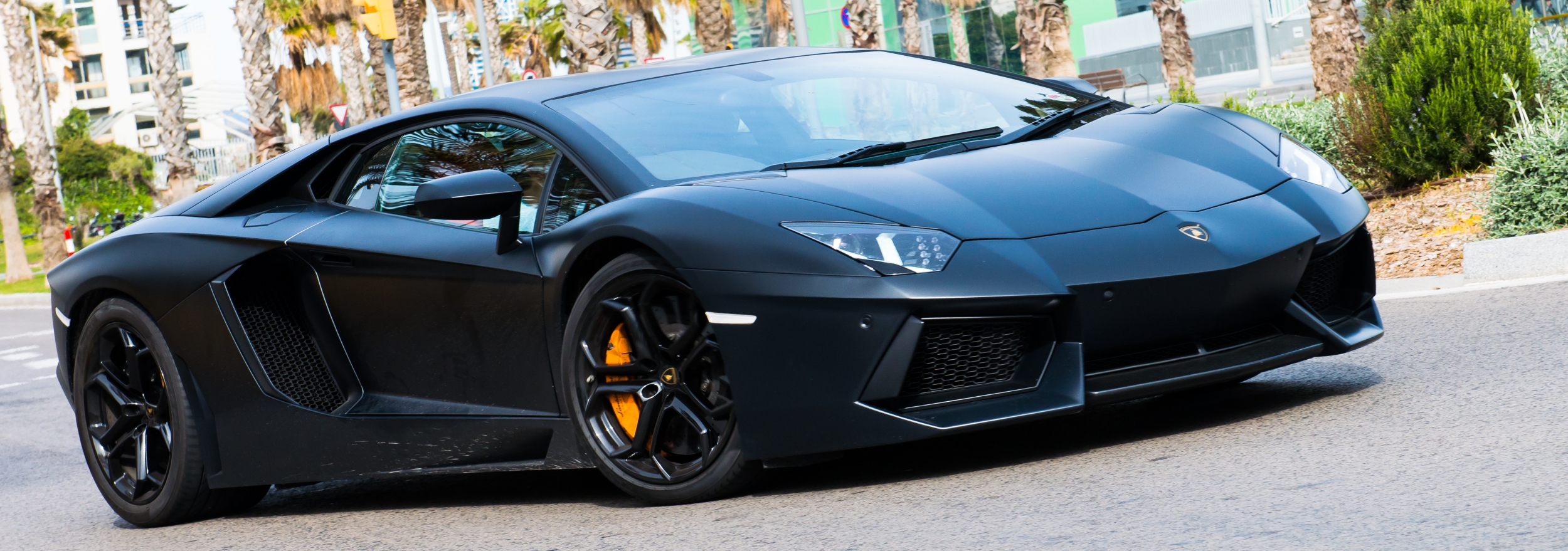 Lamborghini_Aventador_3