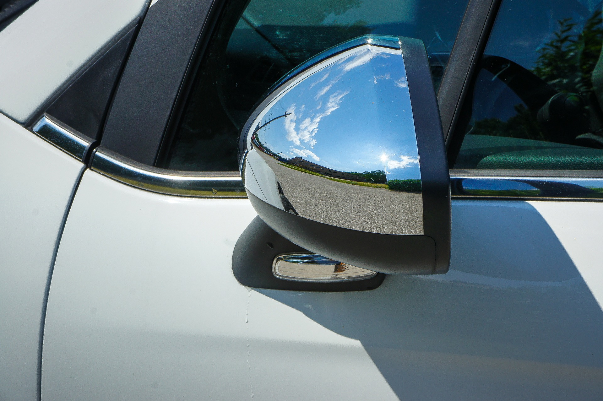 rear-mirror-338480_1920